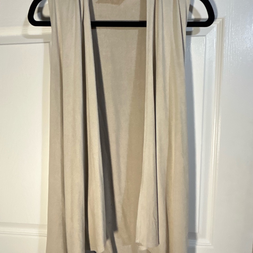 Women's Cream‎ Vest